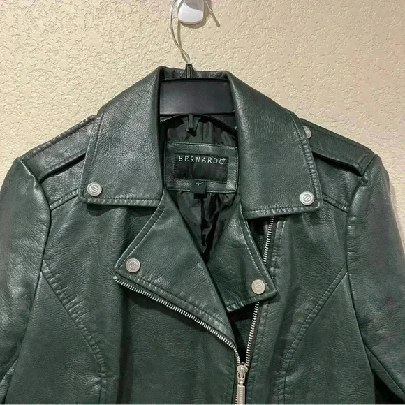 Bernardo Asymmetrical Zip Moto Jacket Women Sz Small Faux Leather Green 7558B373 - Picture 14 of 16